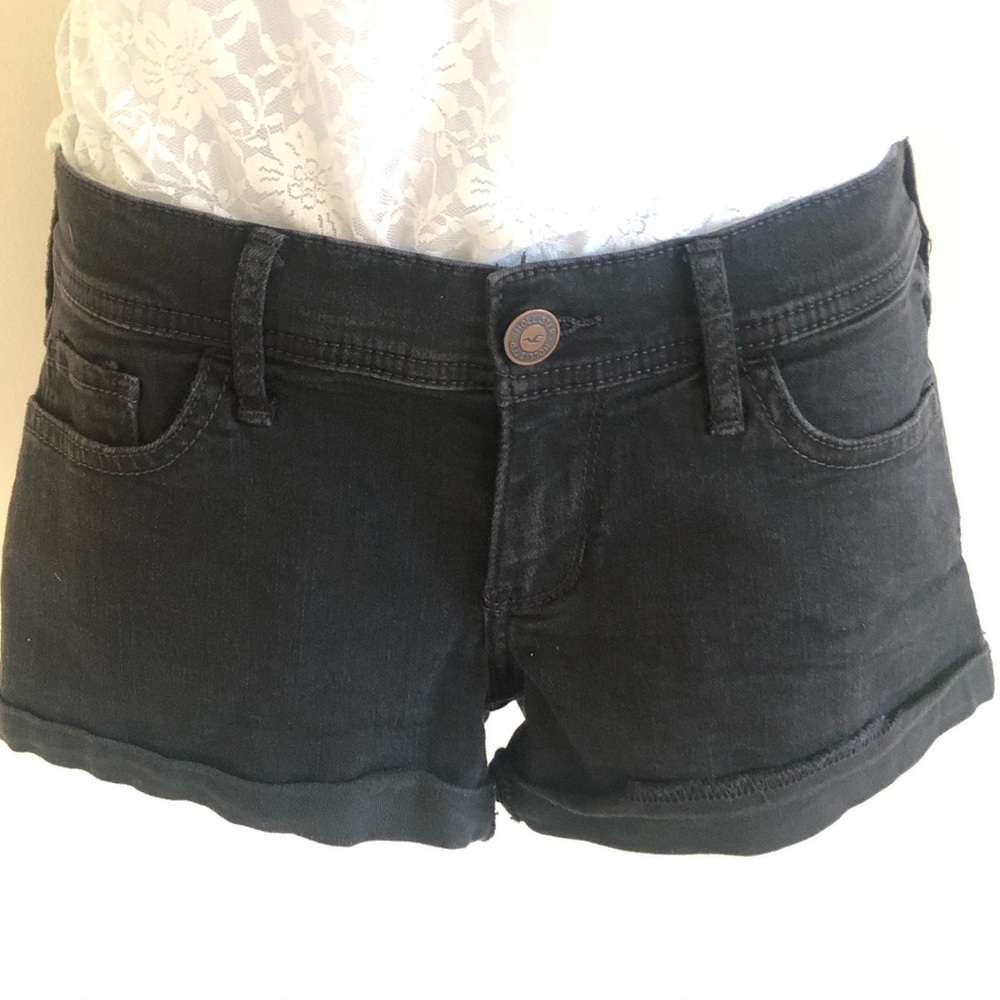 HOLLISTER size 3 short shorts low rise 3 black